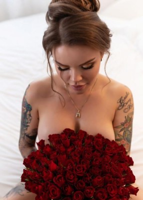 Проститутка Моника